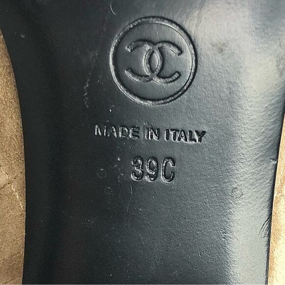 Chanel Quilted Foldover CC Clover Suede Cap Toe Pull On Boots 39 - Picture 10 of 11